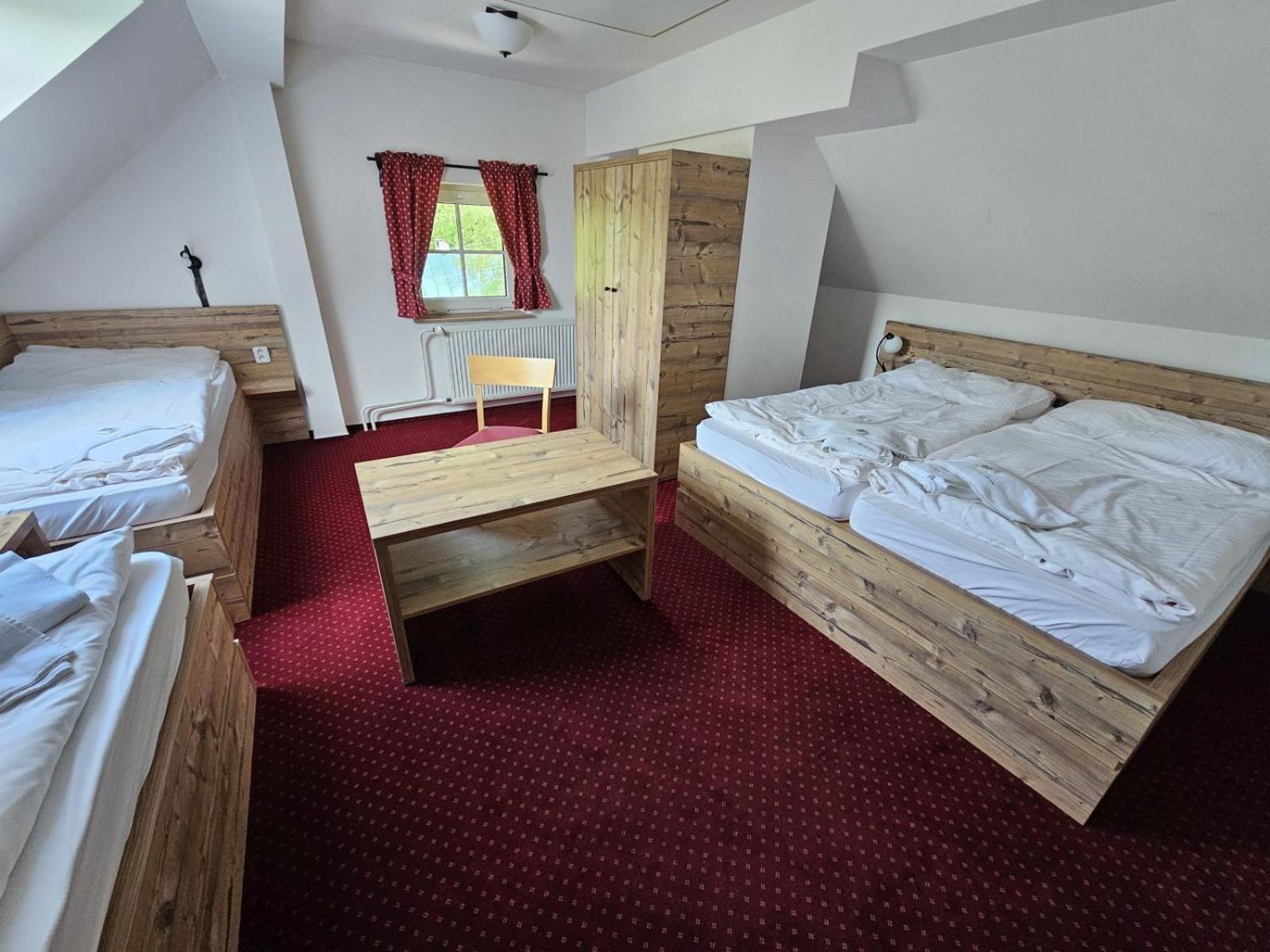 Hotel Konsel Říčky Extérieur photo
