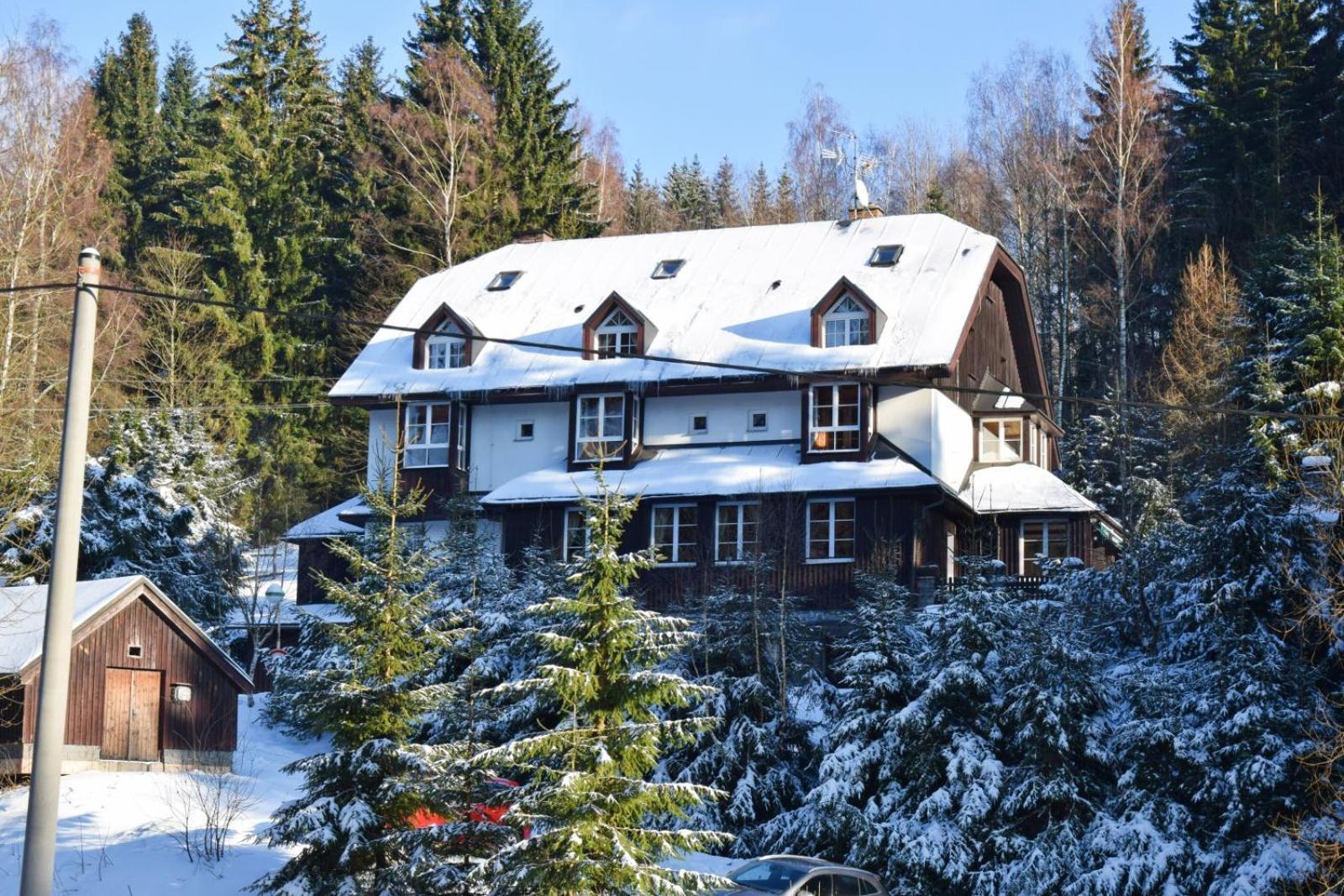 Hotel Konsel Říčky Extérieur photo