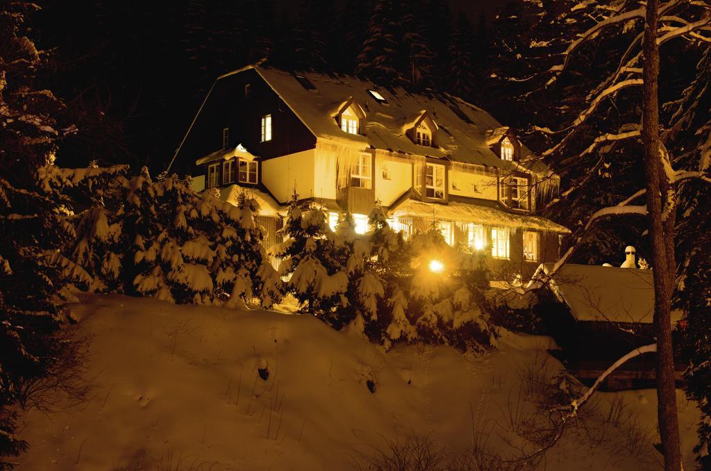Hotel Konsel Říčky Extérieur photo