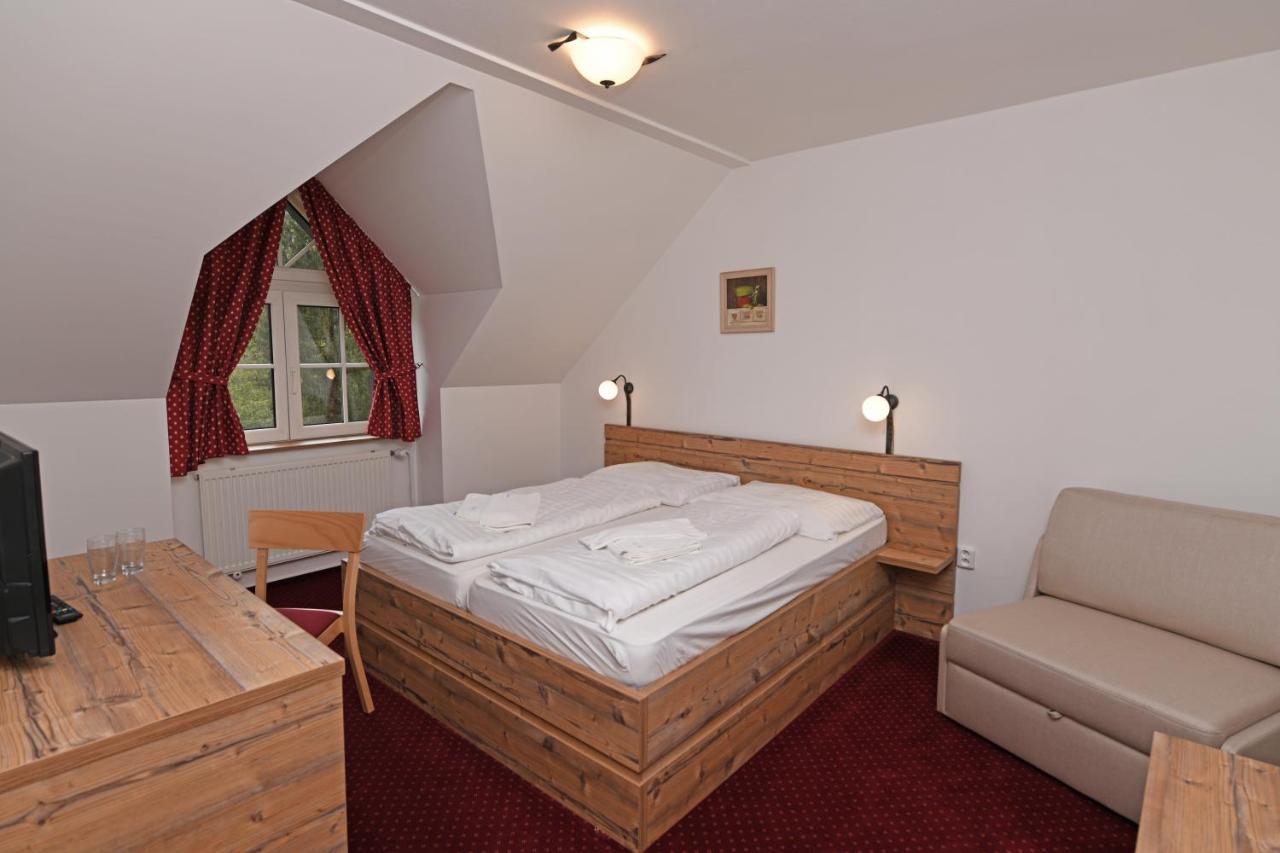 Hotel Konsel Říčky Extérieur photo