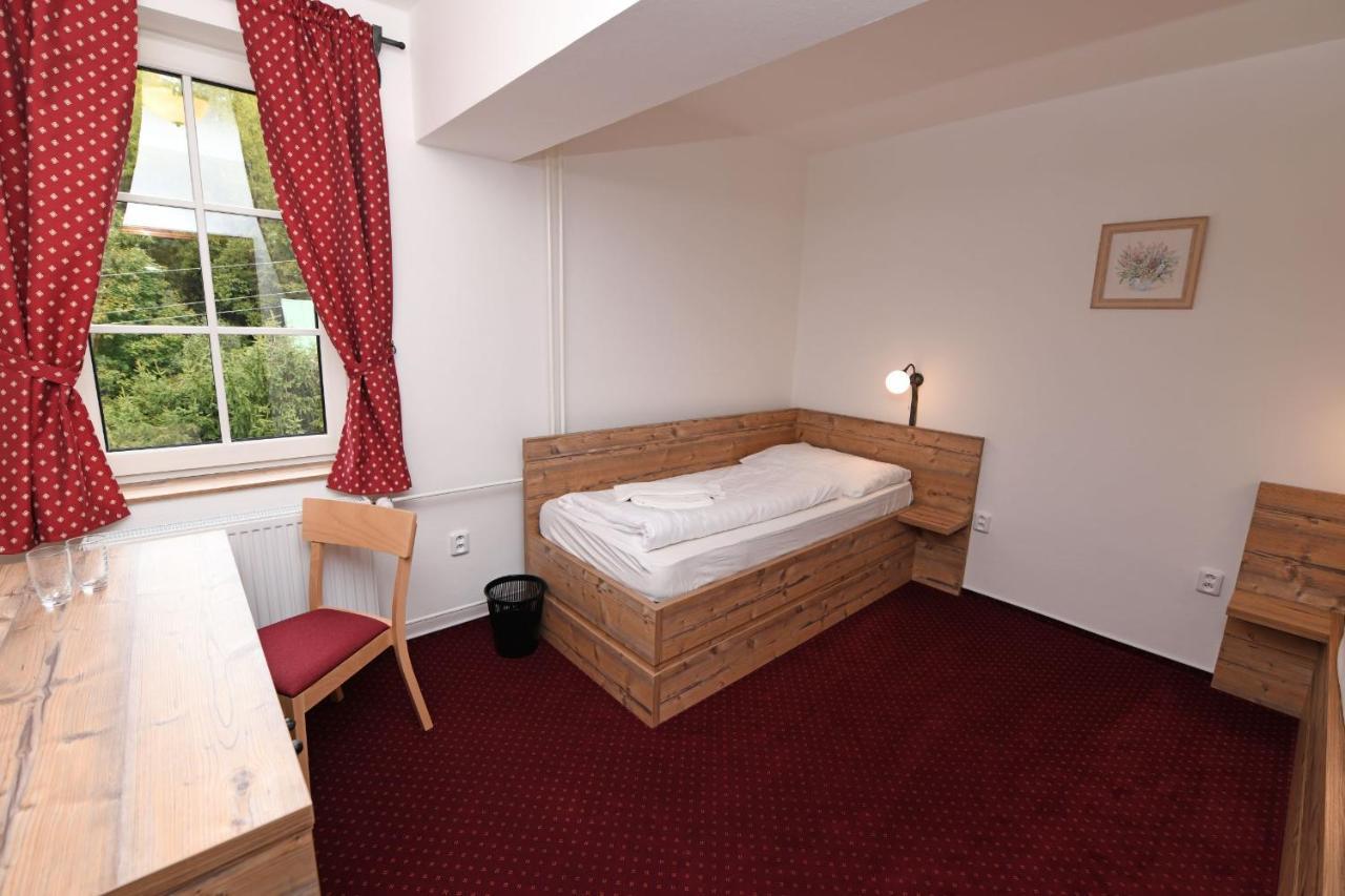 Hotel Konsel Říčky Extérieur photo
