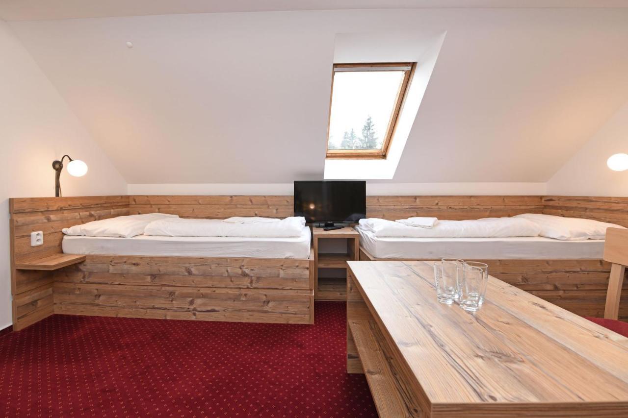 Hotel Konsel Říčky Extérieur photo