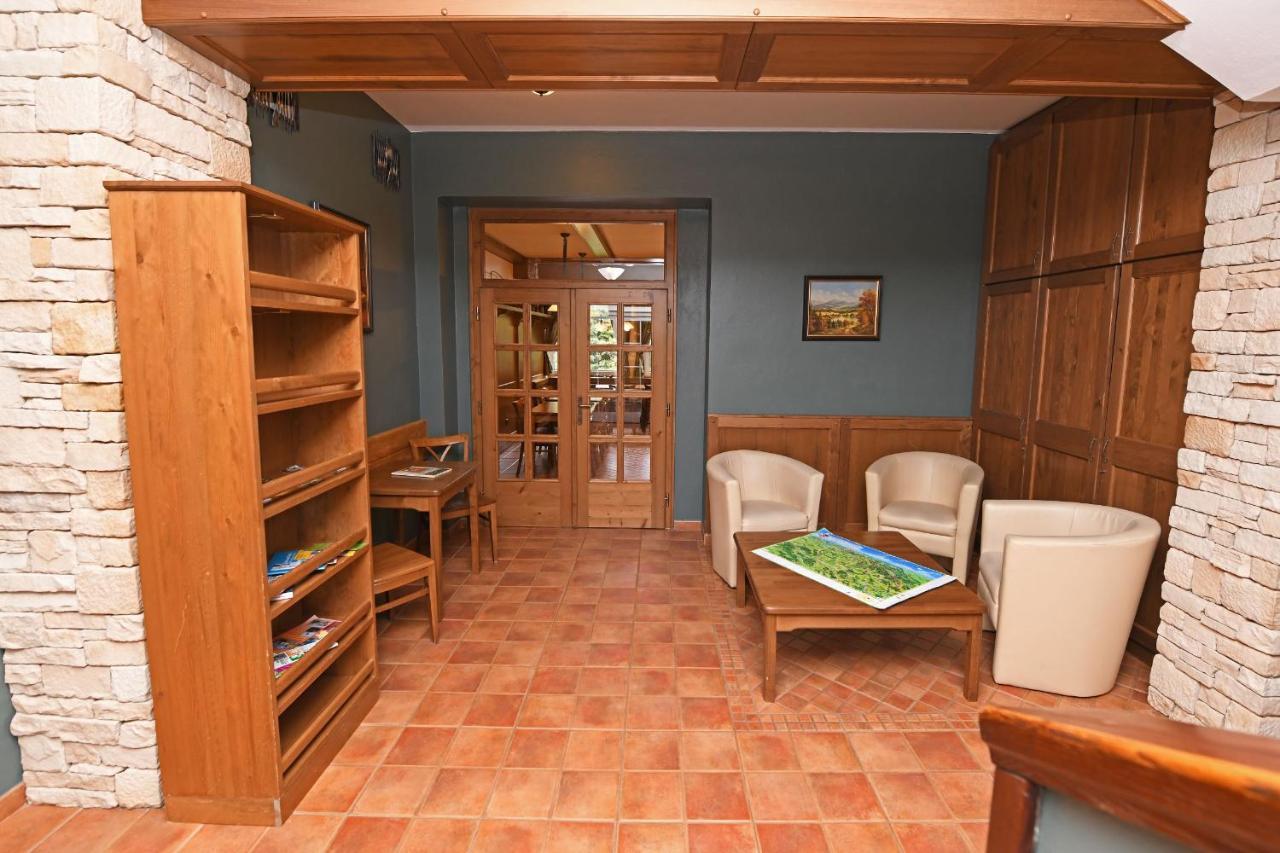 Hotel Konsel Říčky Extérieur photo