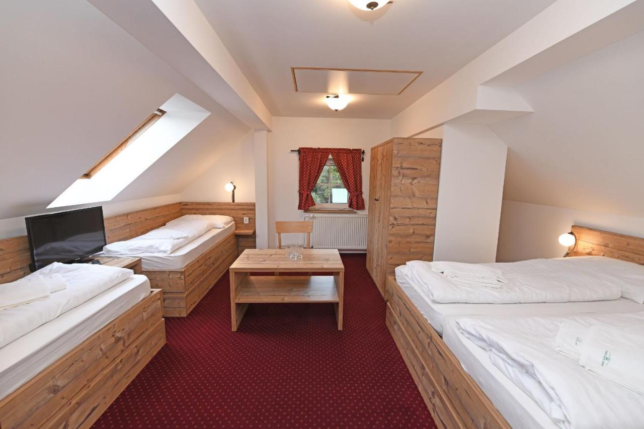 Hotel Konsel Říčky Extérieur photo